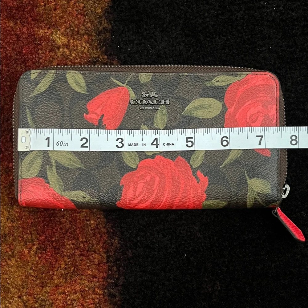 NWOT Coach Floral Print Accordion Zip Wallet (F26290)